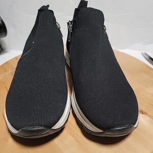 Steve Madden Women's Omah Black Knit Zip Slip On Sneakers | sz 10